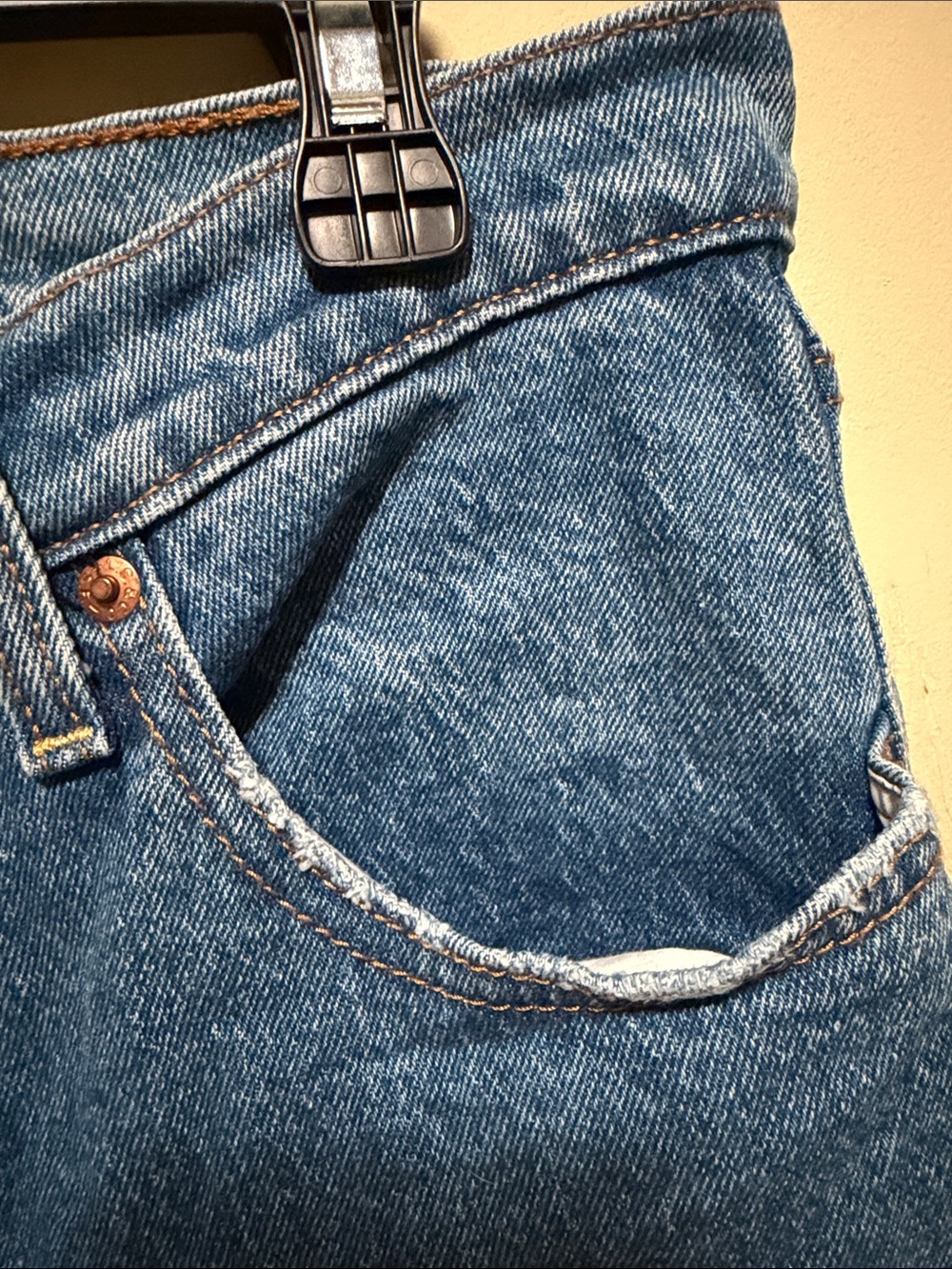 Levi’s Ribcage jeans - Picture 5 of 9